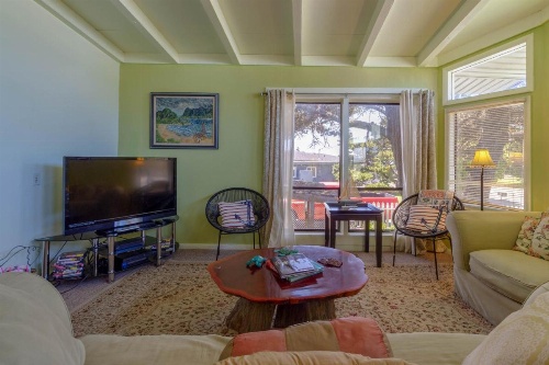 Seaside Family Retreat image 11